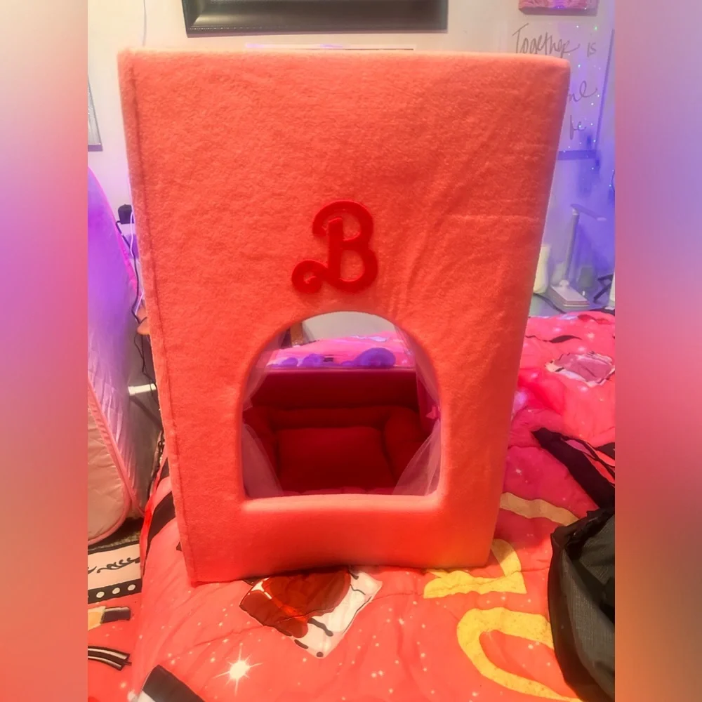 💖💖💖 BRAND NEW CUSTOM MADE DOG/CAT BED PURCHASED OFF ETSY💖💖💖 BARBIECORE